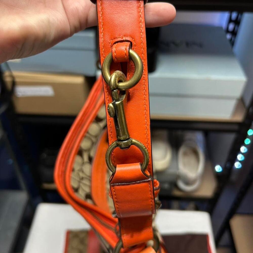 Coach Canvas Leather Shoulder Bag with Matching Wallet - Picture 5 of 8